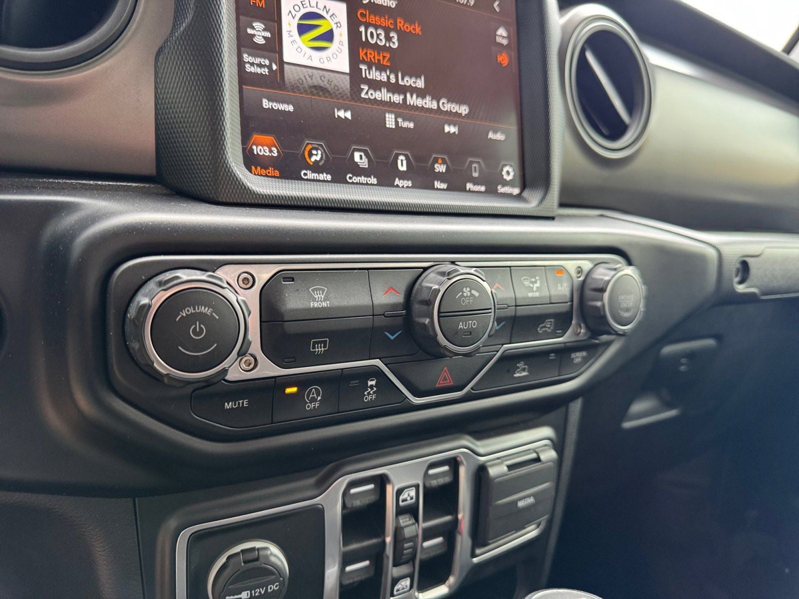 2022 Jeep Gladiator Willys