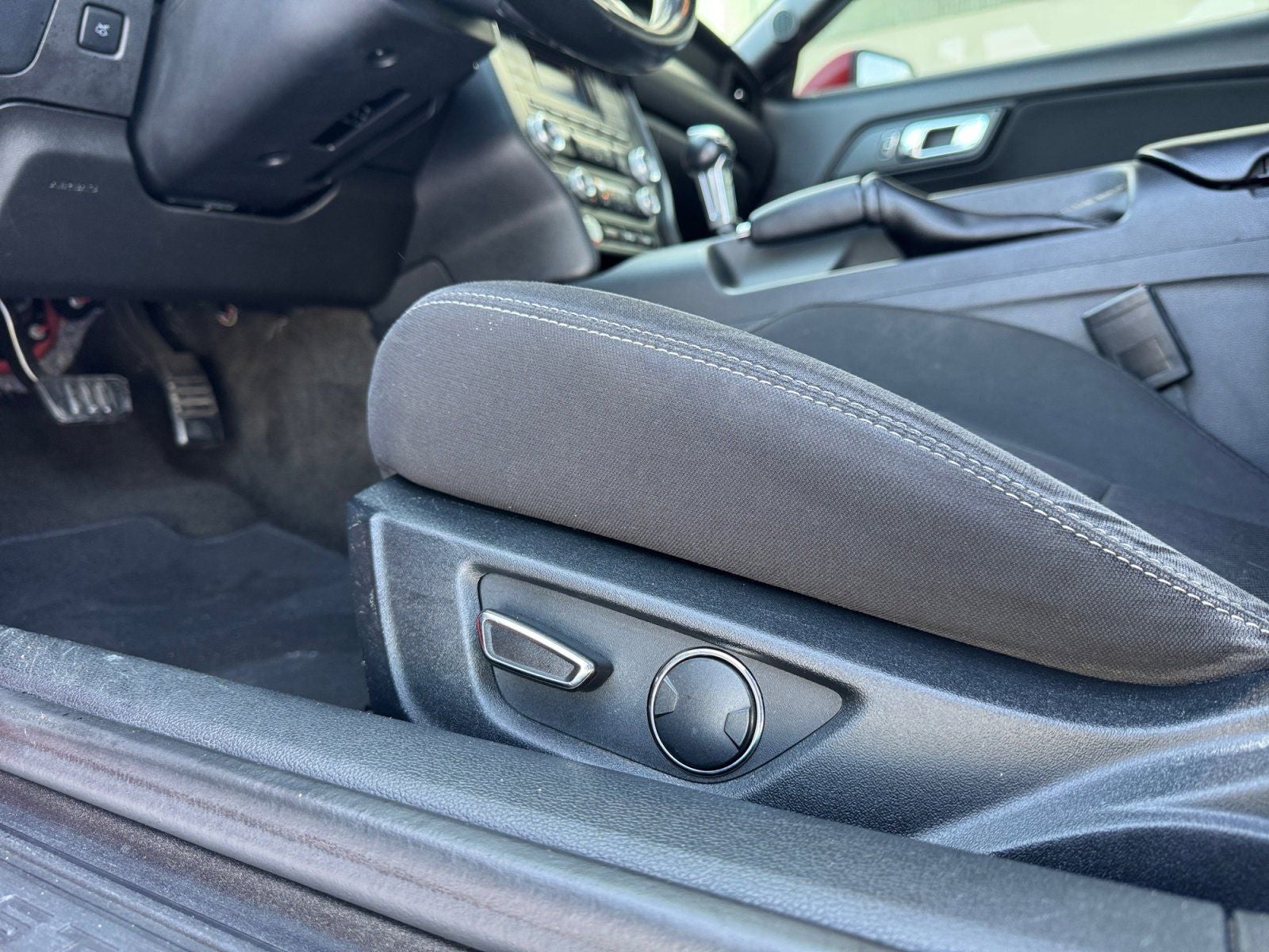 2016 Ford Mustang V6