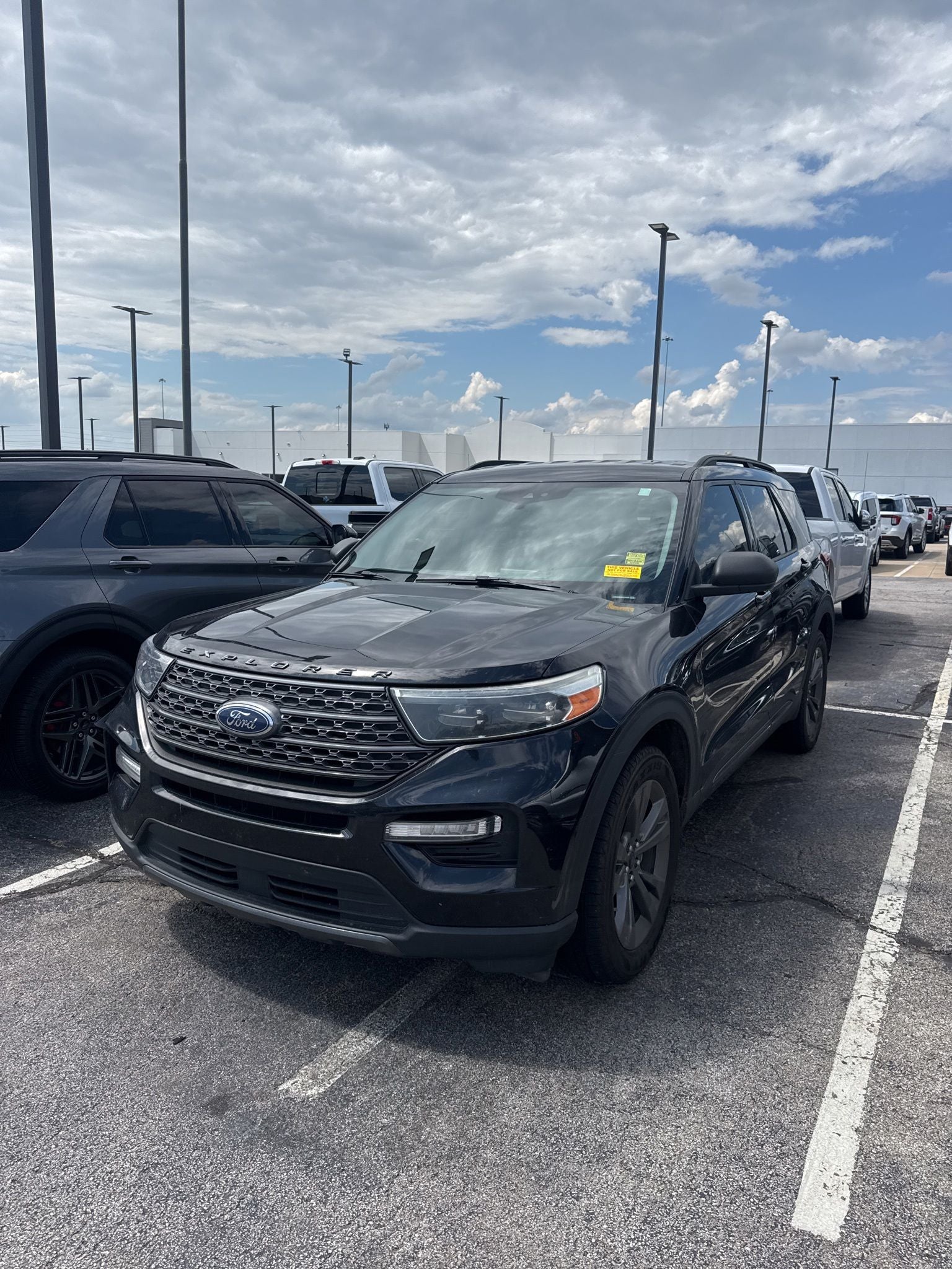 2021 Ford Explorer XLT 4WD's photo