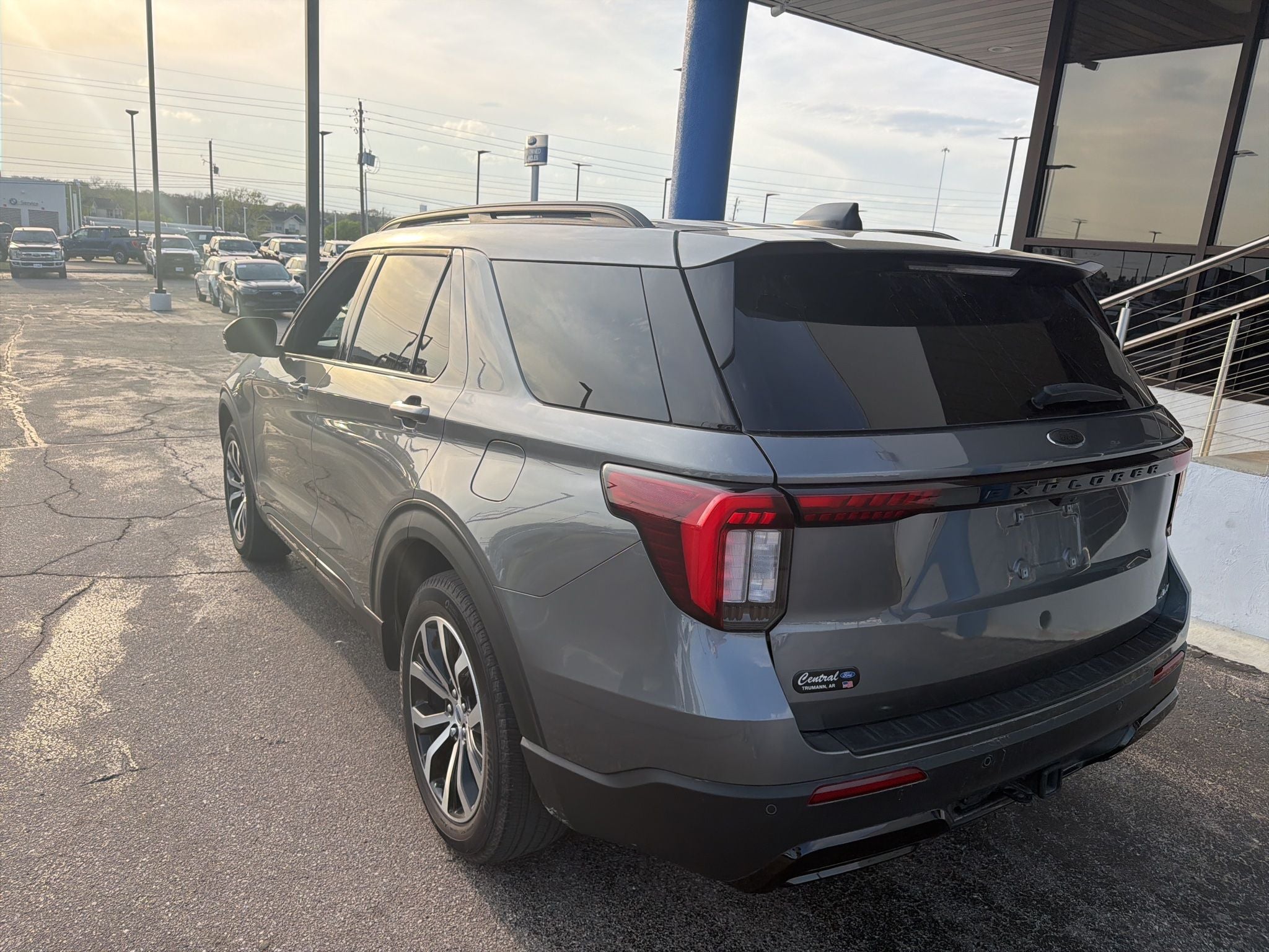 2025 Ford Explorer ST-Line