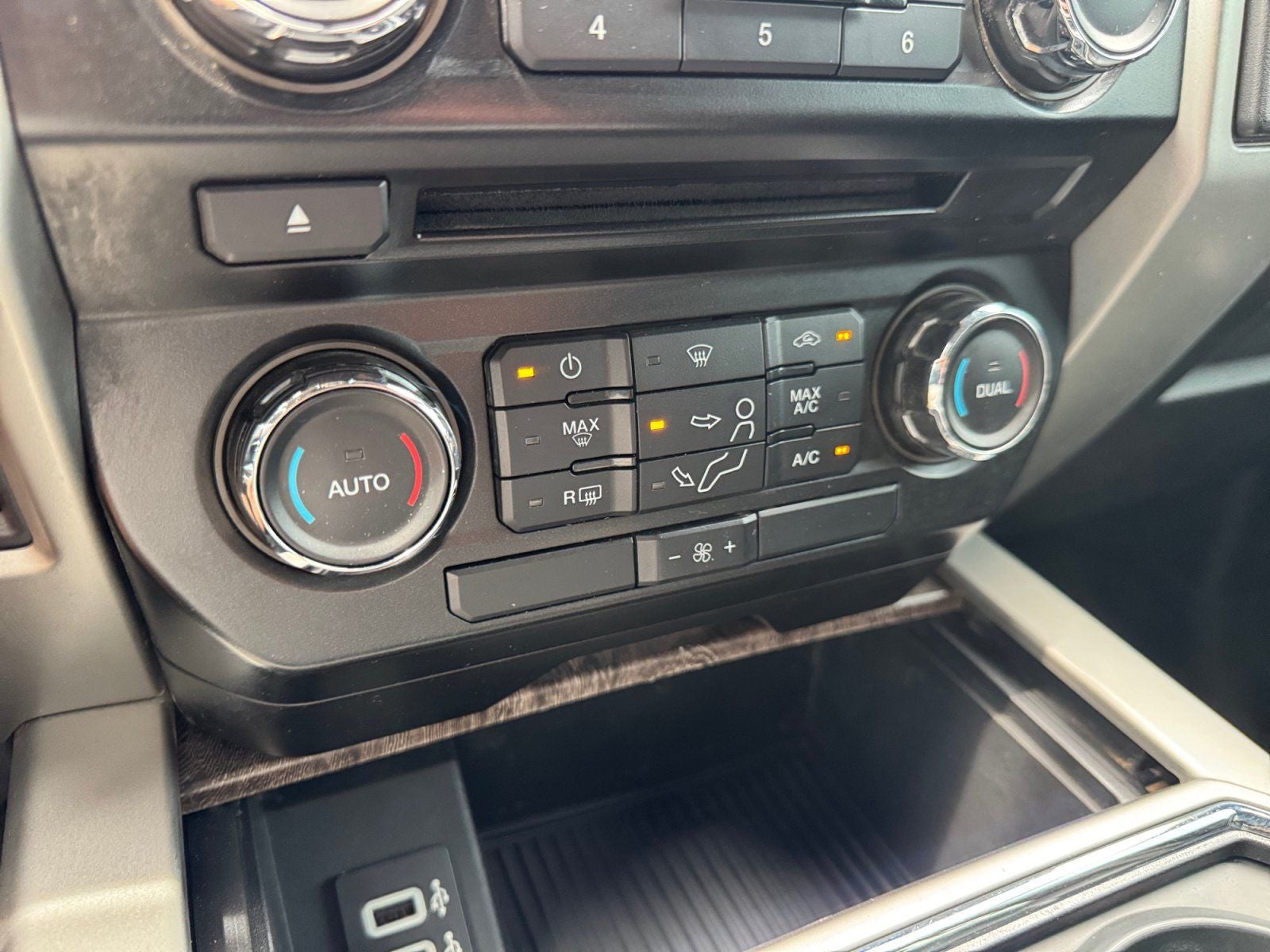 2017 Ford F-350SD Lariat DRW
