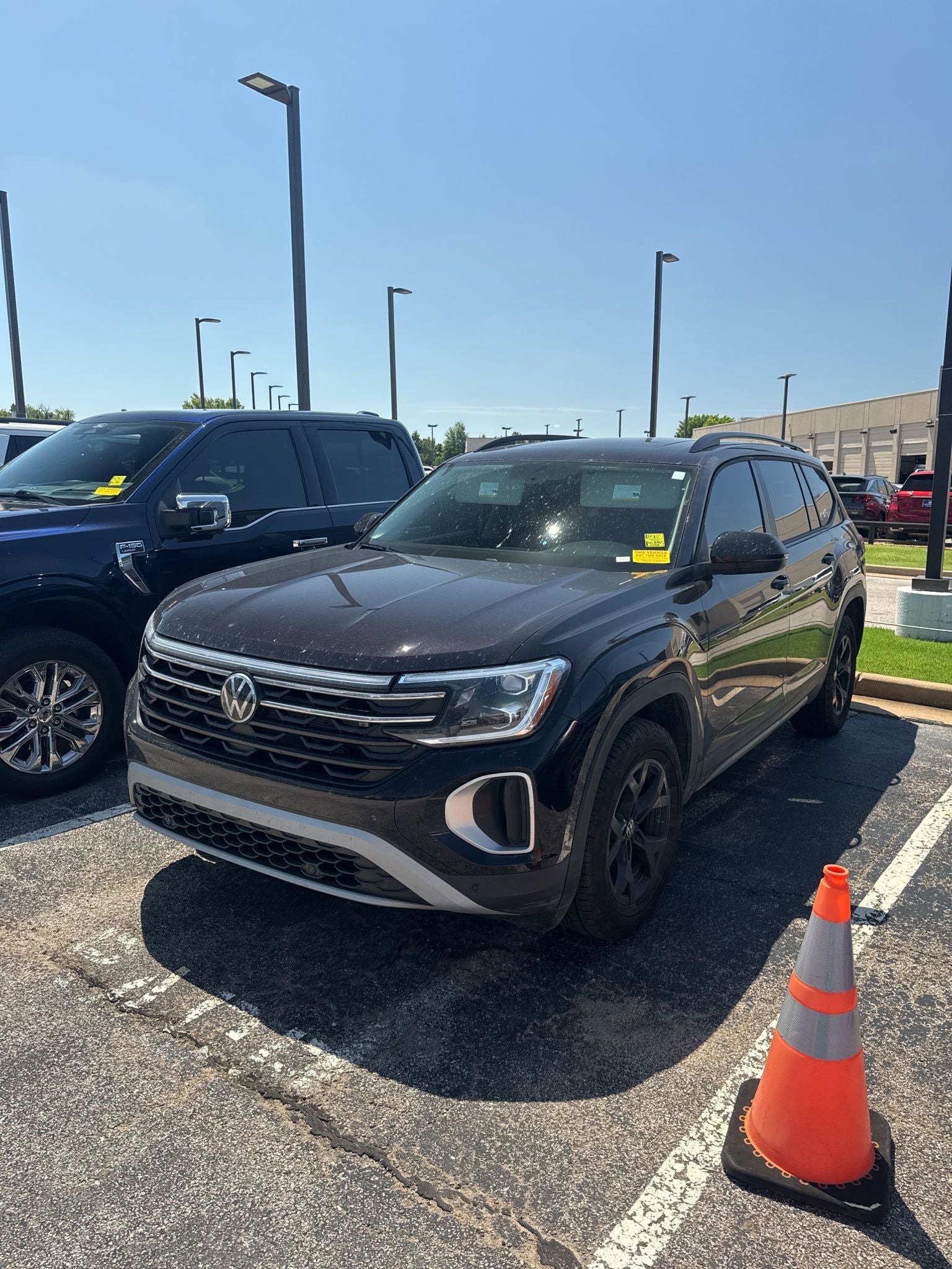 2025 Volkswagen Atlas 2.0T Atlas Peak Edition 4MOTION's photo