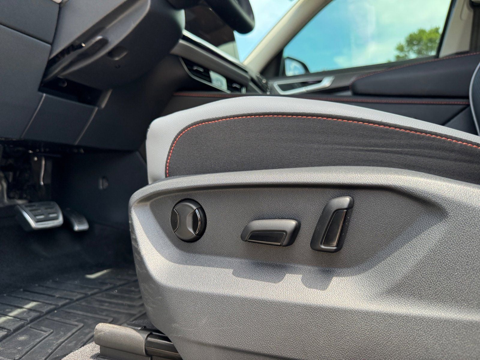 2025 Volkswagen Atlas 2.0T Peak Edition