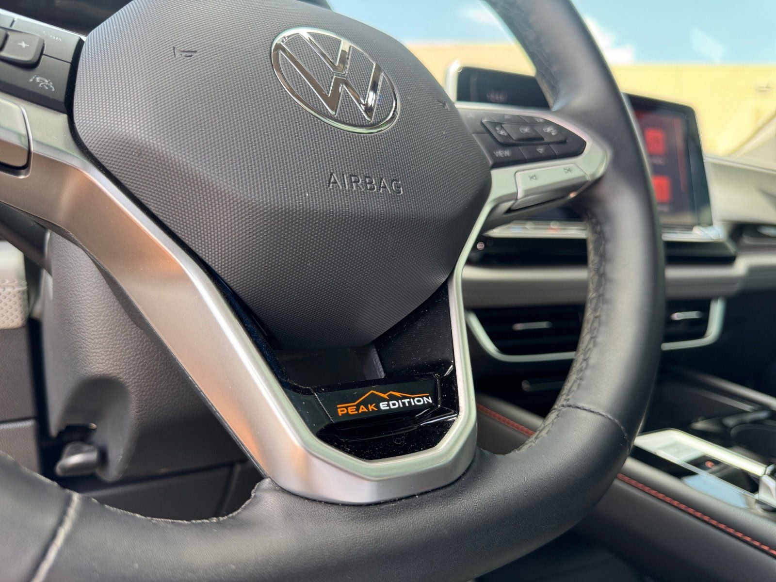2025 Volkswagen Atlas 2.0T Peak Edition