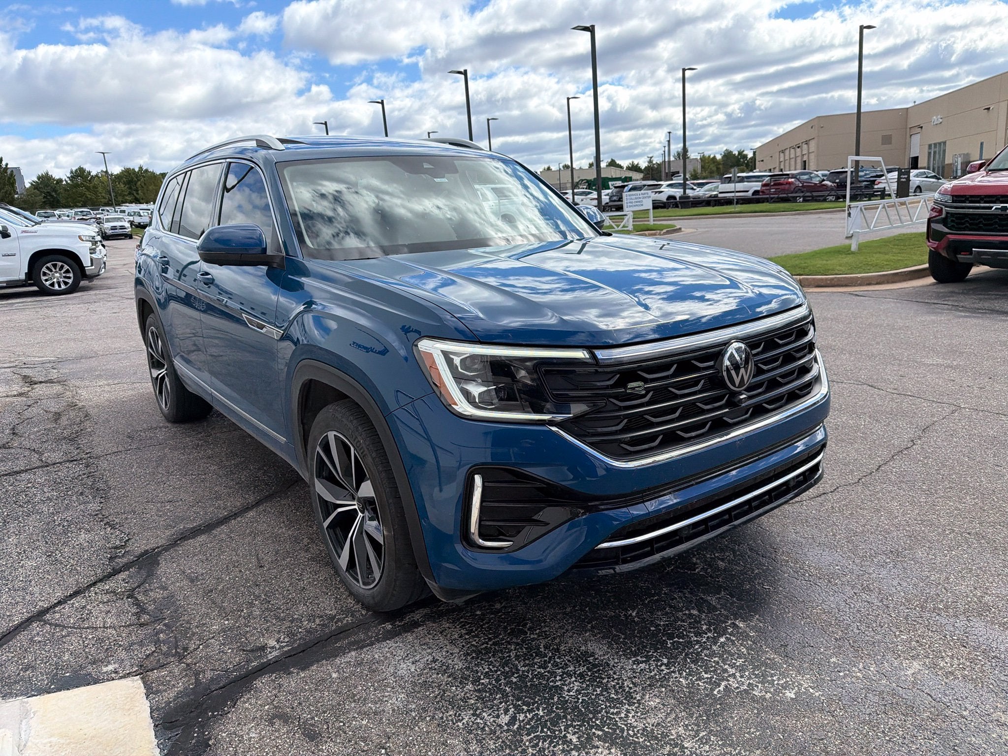 2025 Volkswagen Atlas 2.0T SEL Premium R-Line