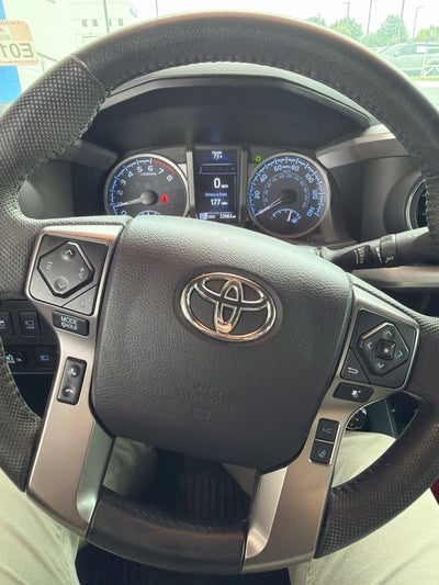 2022 Toyota Tacoma Limited V6