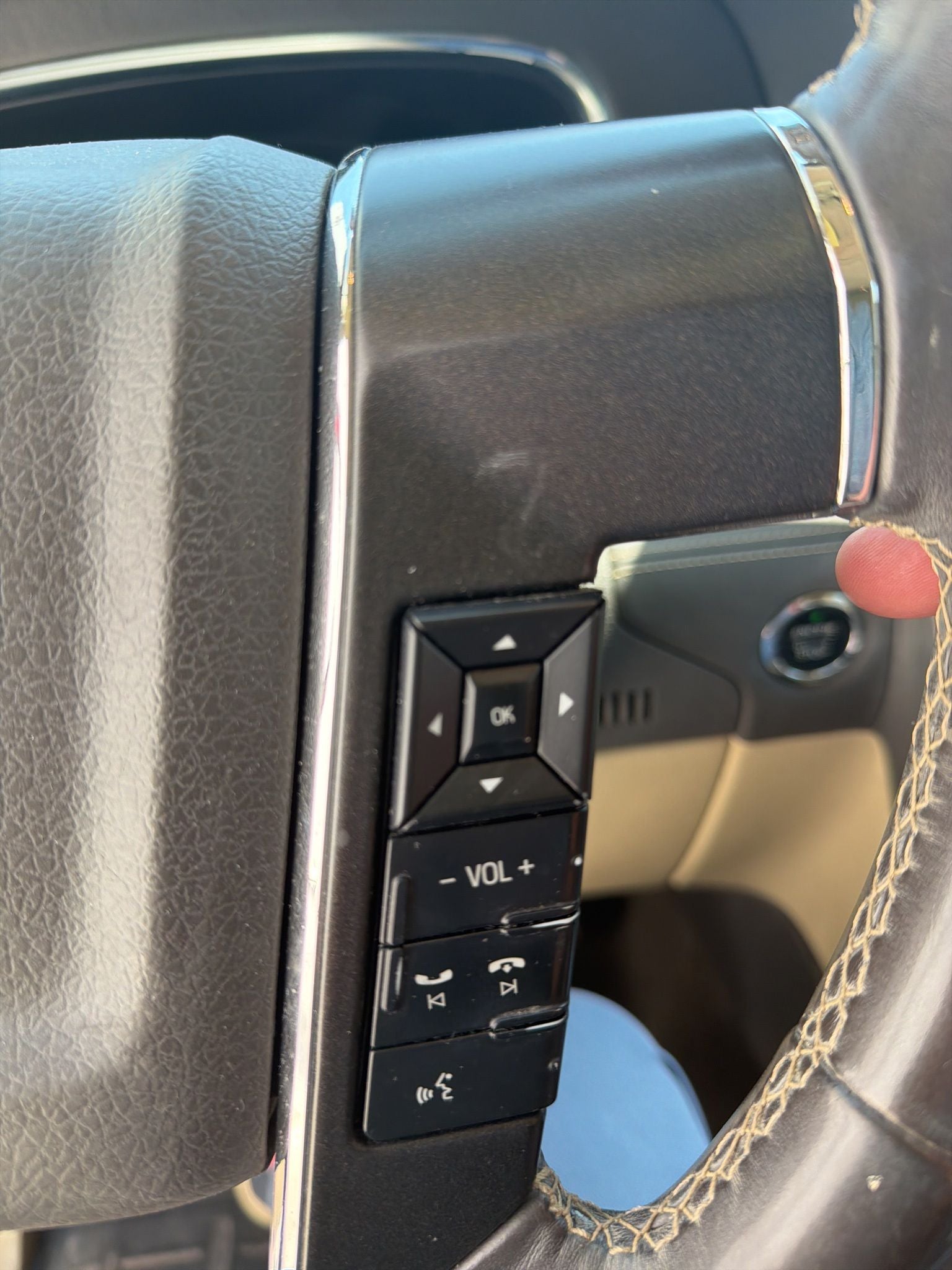 2015 Lincoln Navigator L Base