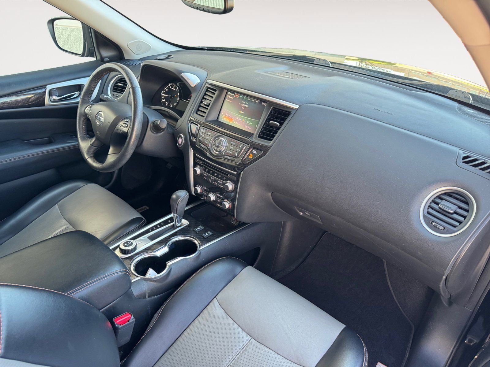 2020 Nissan Pathfinder SL