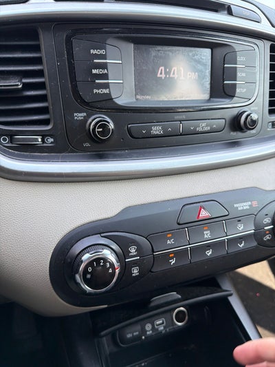 2017 Kia Sorento LX