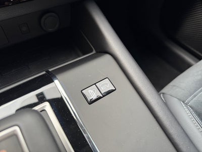 2025 Mitsubishi Outlander PHEV SE