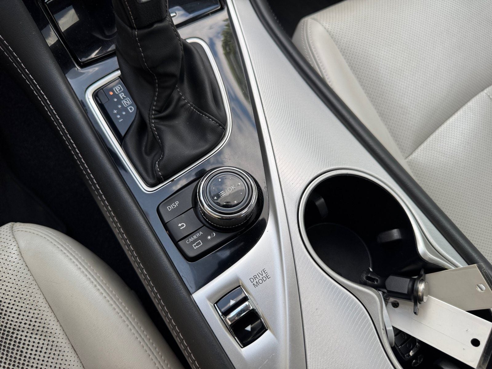 2022 INFINITI Q50 LUXE