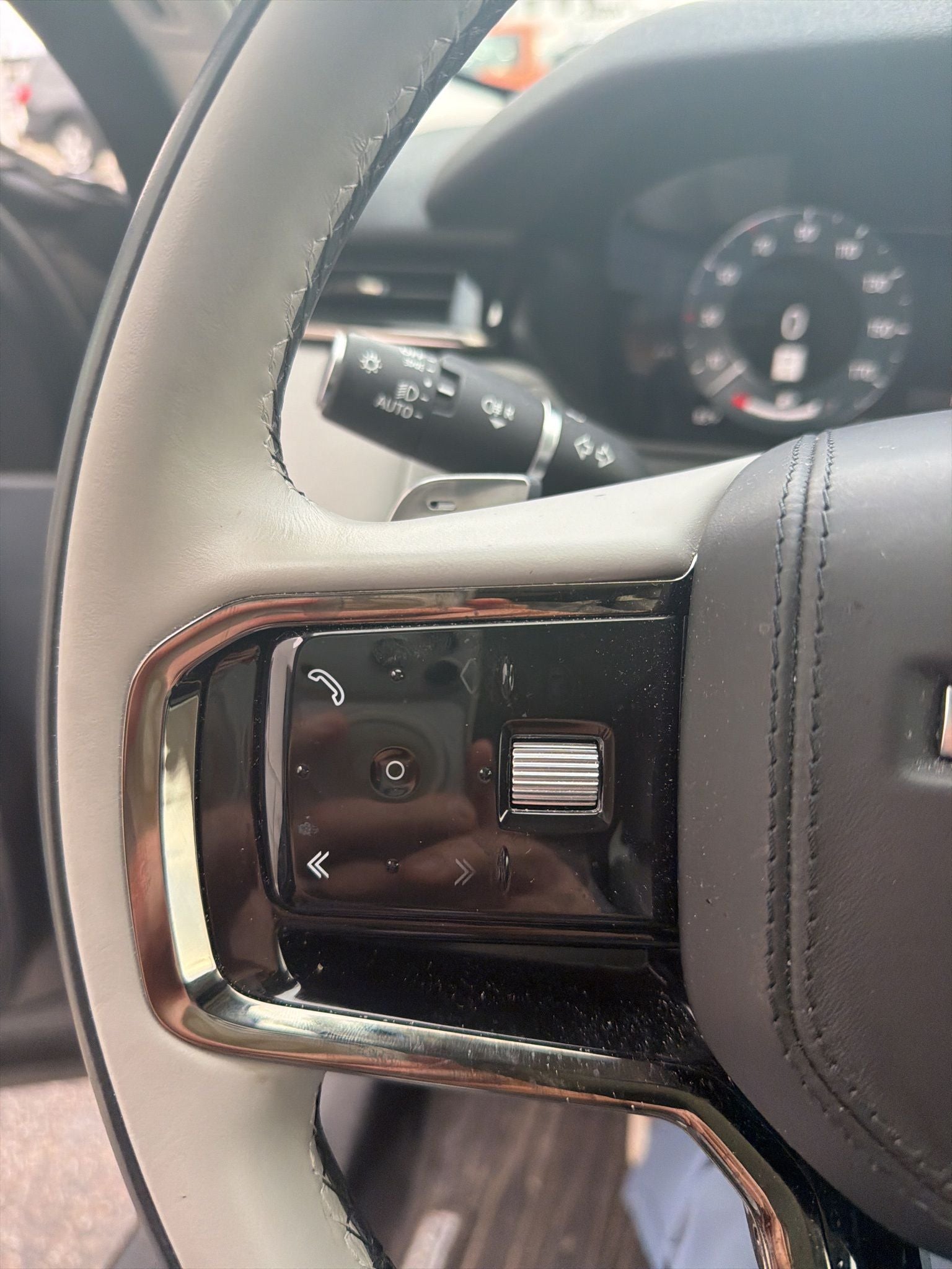 2025 Land Rover Range Rover Velar S